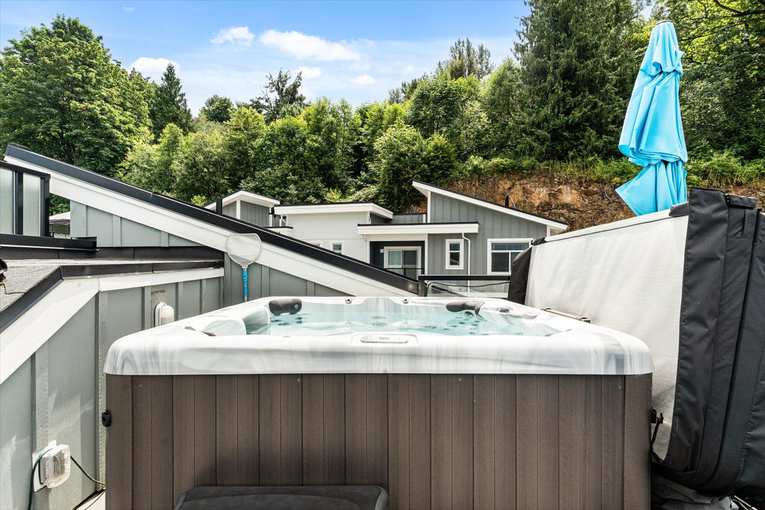 Rooftop hot tub